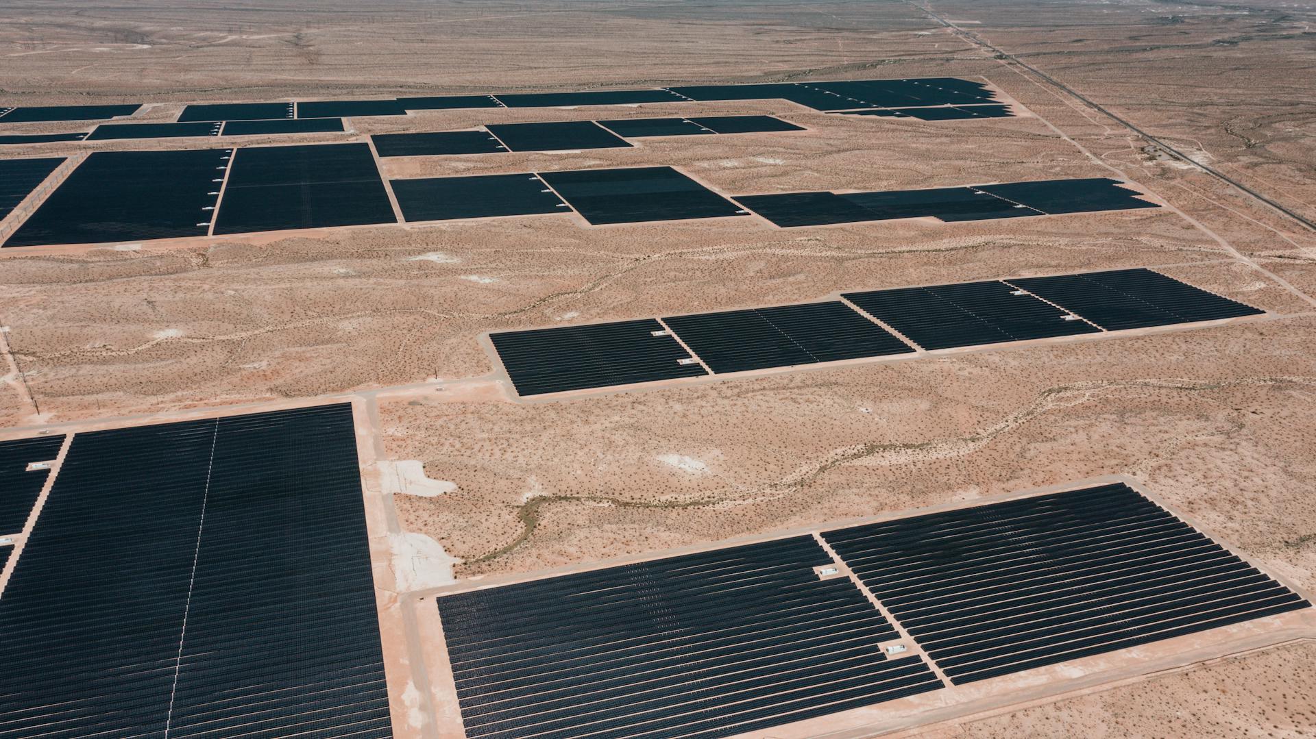 Solarna elektrana u industrijskom okruženju